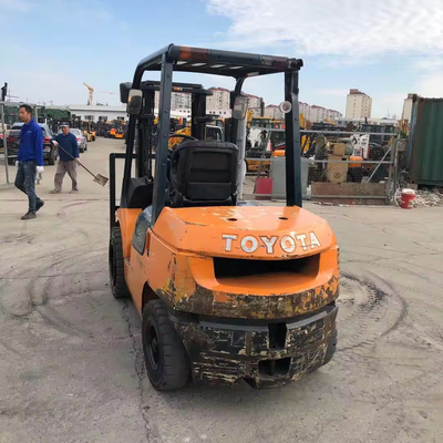 Forquilha Toyota FD30 para manuseio de materiais