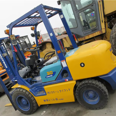 Lojas de materiais de construção usadas Komatsu FD30 em 2012