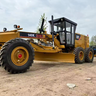 Classificador CAT 140K com motor Cummins e poucas horas de trabalho em excelente estado