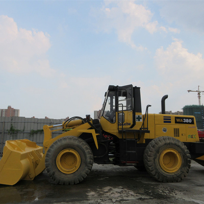 Carregador frontal Komatsu Wa380-3 de segunda mão com 890 horas de trabalho em boas condições
