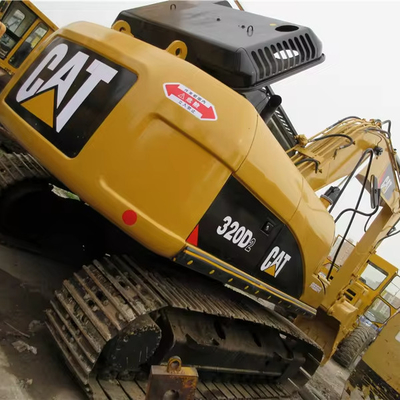 Excavadora 320D em bom estado com capacidade de balde de 1cbm e poucas horas de trabalho do Japão