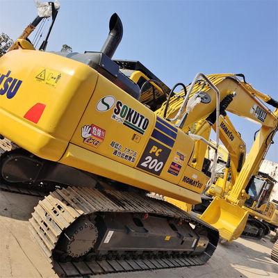 Excavadora usada KOMATSU PC200-8 com 2 toneladas de peso operacional e motor importado
