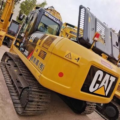 Excavadora usada CAT 320D2 Modelo 2022 com 2800 horas de trabalho e 20000 kg de peso da máquina