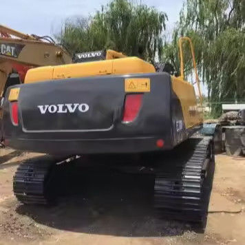 Excavadora Volvo EC210 com cilindro hidráulico original e motor Cummins B5.9-C