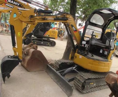Excavadora Caterpillar 302.5E com capacidade de balde de 0,3CBM