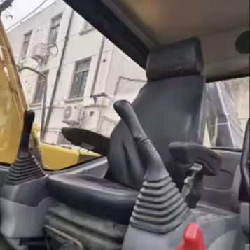 Mini escavadeira Komatsu PC130-7 com cilindro hidráulico original e 13000 kg de peso