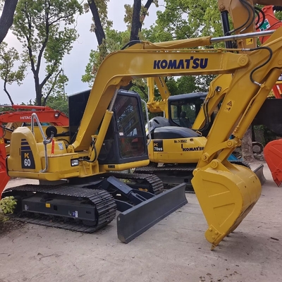 Excavadora usada Komatsu PC60-8 com motor Komatsu S4D95LE-3 em boas condições